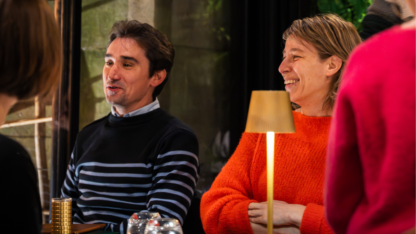Alternative TheFork : salle de restaurant pleine gérée sans commission avec Kouver