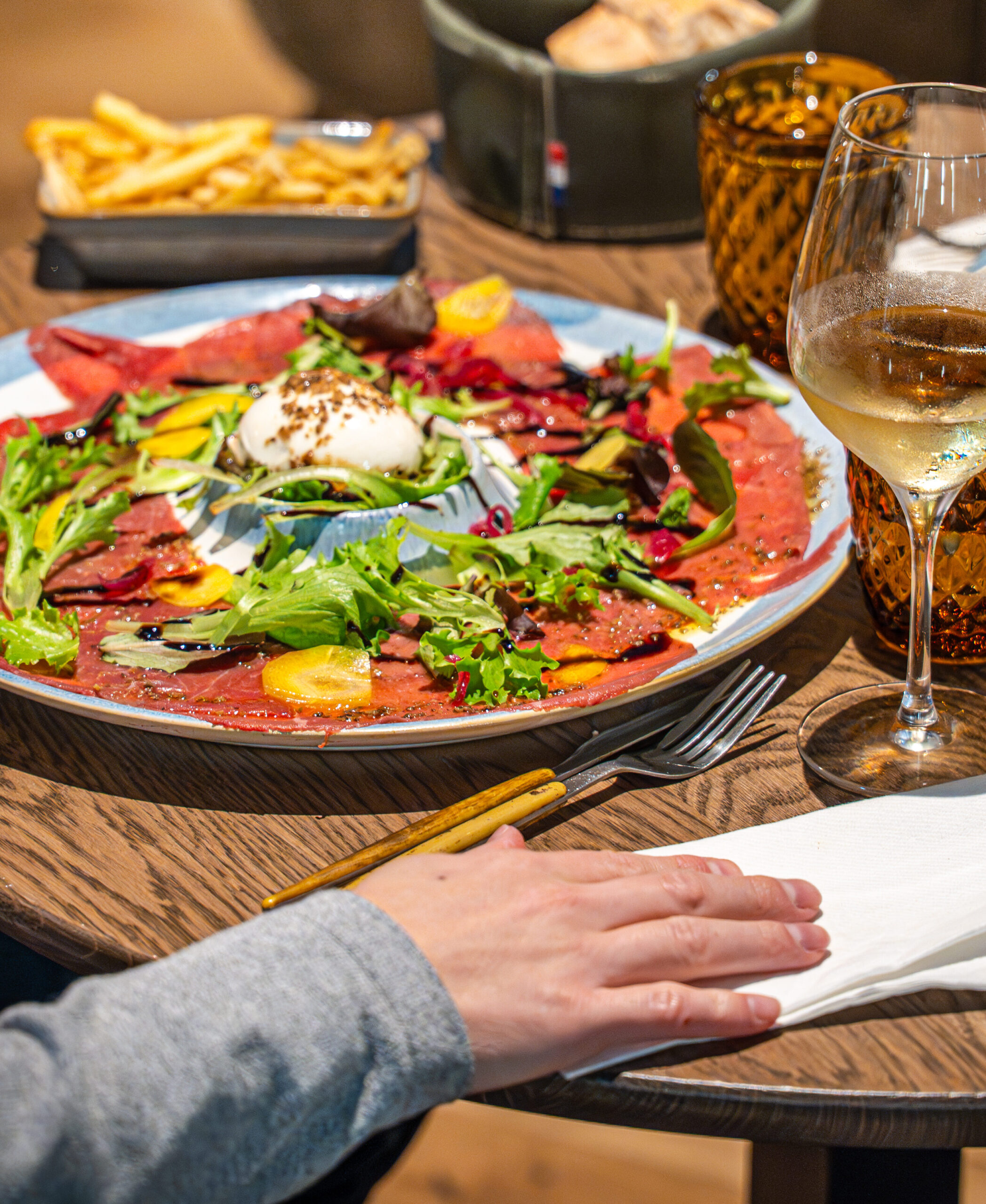 demander avis clients en restaurant — illustration