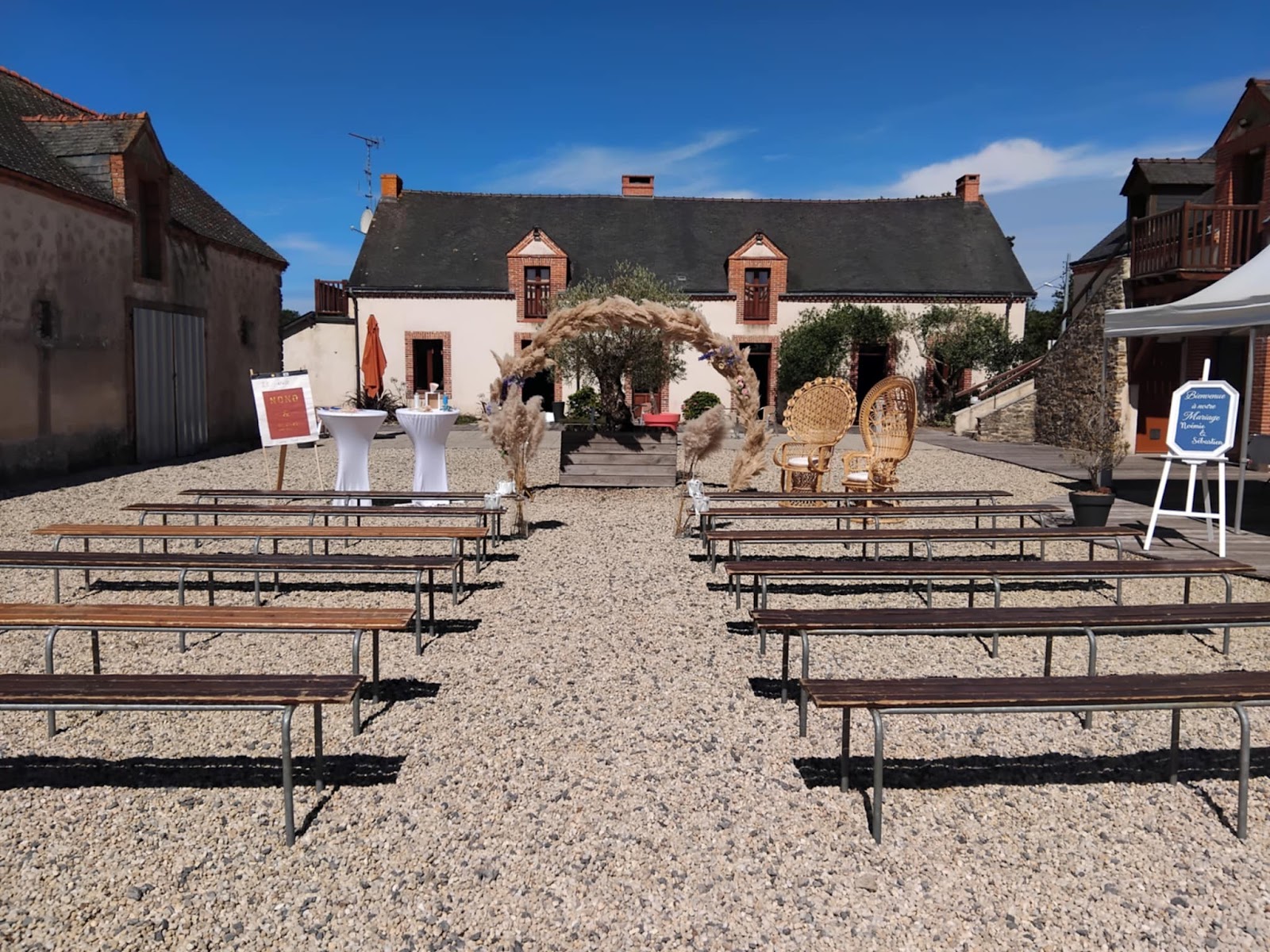 Terrasse de La Ferme du Blanchot à Crossac