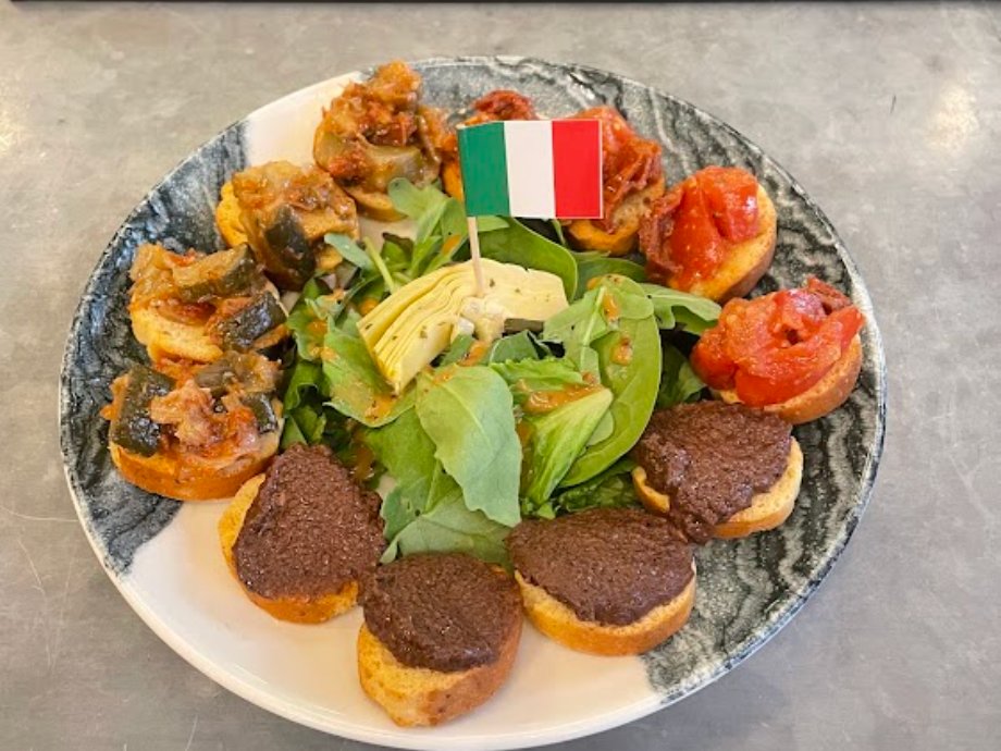 Bruschettas et salade d'artichauts du Select à Nantes