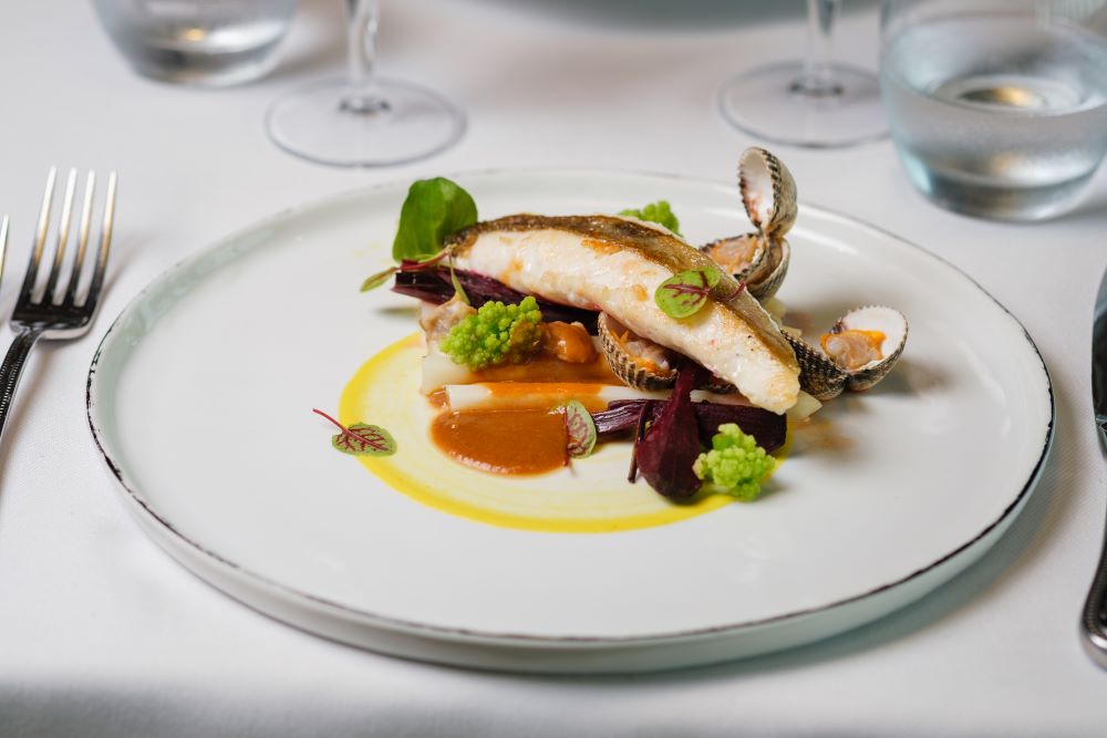Assiette servie chez Le Sloop aux Sables-d'Olonne
