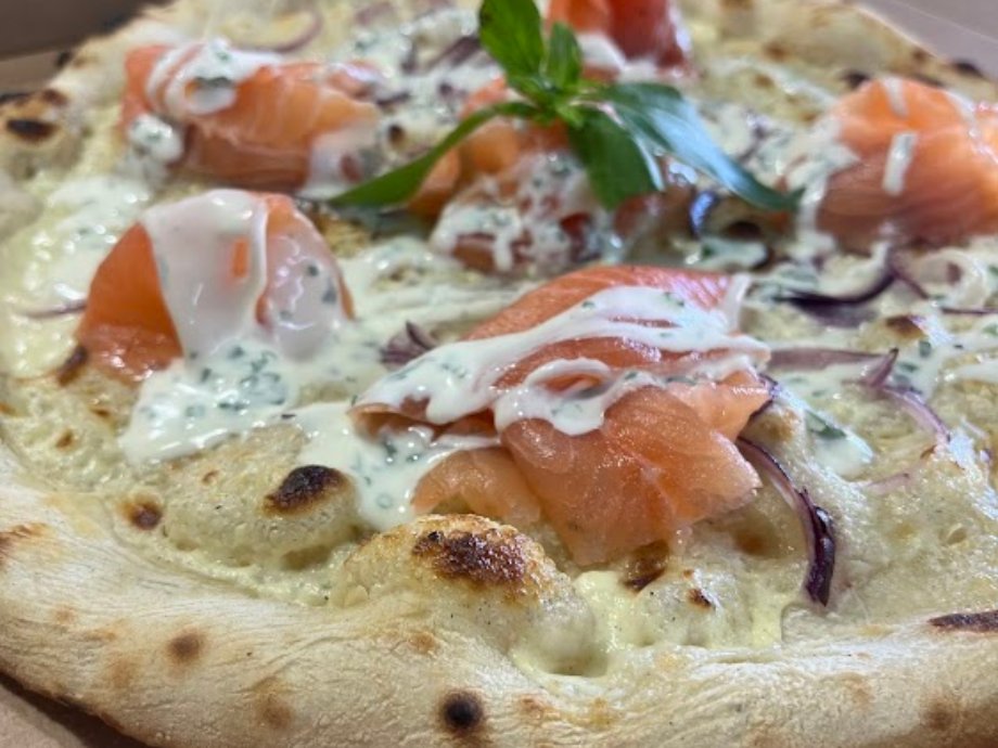 Pizza au saumon de Milo Handmade Pizzas à Nantes