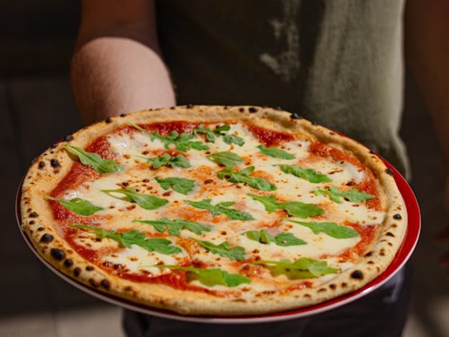 Pizza à la roquette de la Pizzeria Pirouette à Nantes